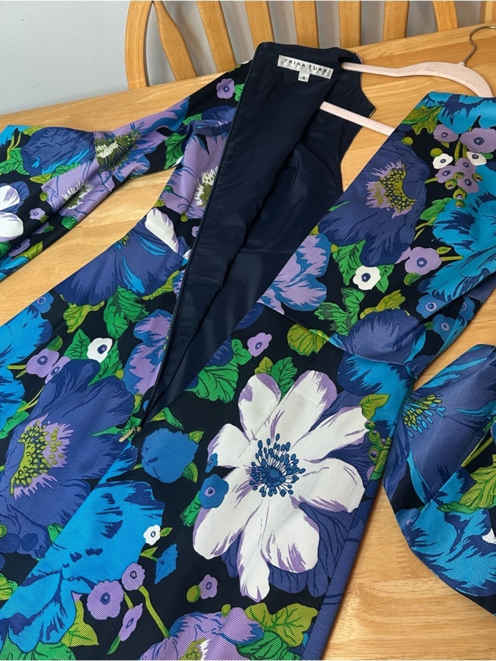 Trina Turk Women’s $368 Size 4 Winnie Blue Floral Bell Sleeve Shift Dress EUC - Picture 9 of 10